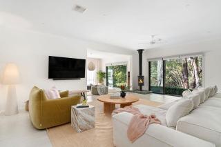 Red Hill Retreat - Pool Table Wineries - 9