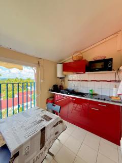 coquet studio équipé à 25 mètre de la plage - 8