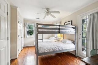 Cute 2Bed 1 bath 1half bath, 7 blocks from French Q steps to Jazz venues, free gated parking incl - 7