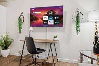 Cozy DT Bellevue Apt | Fast Wi-Fi & Free Parking - 3