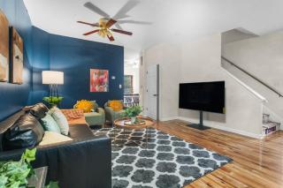 Spacious 4BR Townhouse Sleeps 13 Near DC and Metro - 5