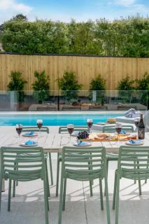Seaspray Cottage - Heated Pool Beach - 1