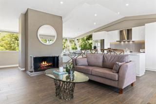 Bayview Luxury - Main St & Beach Cosy Fireplace - 9