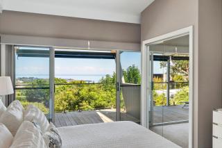 Bayview Luxury - Main St & Beach Cosy Fireplace - 6