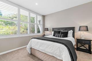 Bayview Luxury - Main St & Beach Cosy Fireplace - 2