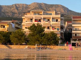 Apartments by the sea Tucepi, Makarska - 24873 - 0
