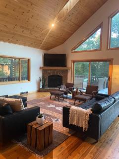 King's Castle - Lake Cabin with Beach, Dock, Kayaks, Game Rm and Bar - 9