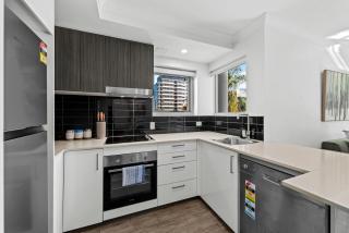 Bright and Stylish 2BR with Spacious Balcony and WiFi - 7