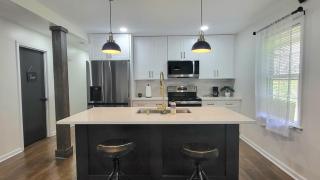 Entire house in Old Town Lilburn 4 bedrooms 4 bath - 5