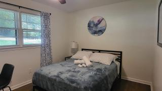 Entire house in Old Town Lilburn 4 bedrooms 4 bath - 2