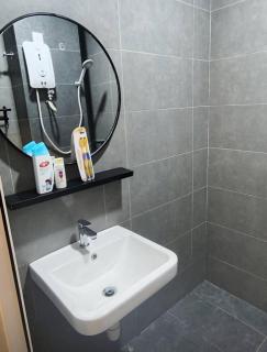 Mini studio with own private bathroom, free Wi-Fi - 6