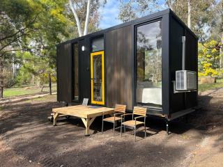 Castlemaine Hideout by Tiny Away - 0