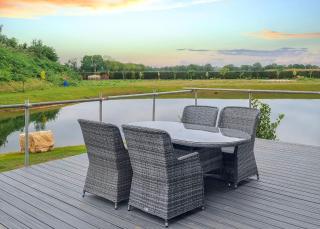 Lakeside Luxury Lodges - 2