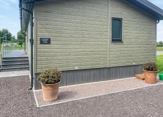 Lakeside Luxury Lodges - 1