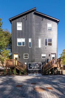 The Dolly House 8BR Sleeps 24 5min to DT - 4