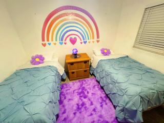 Spacious Clearwater Vacation House with Cowboy Pool Pet Friendly Fire Pit Life size Games Close to Clearwater Beach Biking Trail Farmers Markets S Harbor Health Spa Baycare Ballpark and Ruth Eckerd Hall Golf Courses - 5