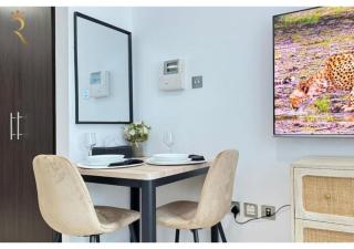Hydra Breeze Studio - Cozy Stay Near Reem Mall & Al Reem Island Waterfront - 4