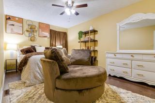 Bright Fayetteville Vacation Home with Fireplace! - 9