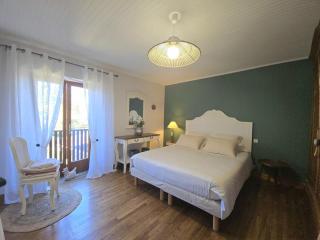 Maison de village avec jardin clos, randonnées, vélos gratuits, cheminée et équipements bébé. - FR-1-616-232 - 5