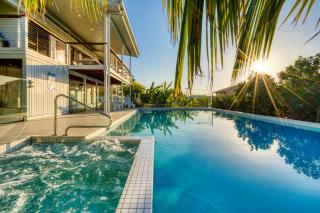 The Pool House - 9