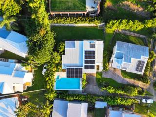 The Pool House - 6