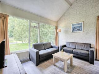 Wooded Park Retreat in Drenthe - 6