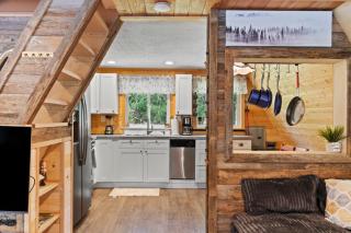 A-Frame At Entrance to Rainier- Hot Tub & WiFi - 3