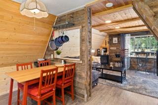 A-Frame At Entrance to Rainier- Hot Tub & WiFi - 2