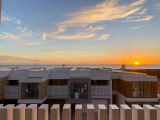 Oceanview Luxury with Dedicated Workspace - 4