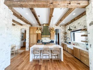 The Estate at The Sanctuary - 7