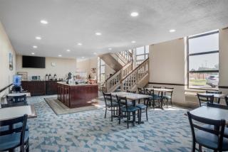 SureStay Plus Hotel by Best Western Greenwood - 6