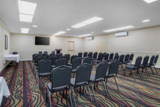 SureStay Plus Hotel by Best Western Greenwood - 2