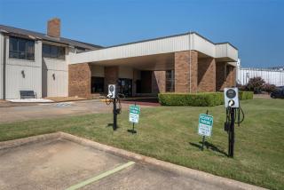 SureStay Plus Hotel by Best Western Greenwood - 2