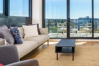 Bright 1BR Apartment with Stunning Views - Hosted by Canstay - 6