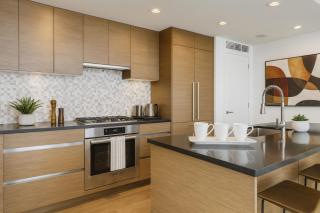 Luxury Downtown Escape 2 Bedrooms on Granville - 6