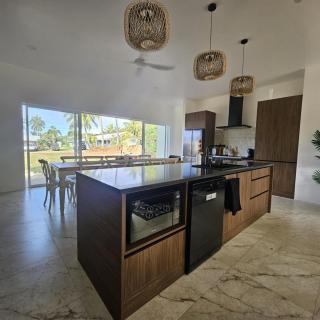 Te Aro Villa 3 brand new 5 brm villa with pool - 5