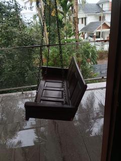 CRS RED & WHITE HOMESTAY - 1