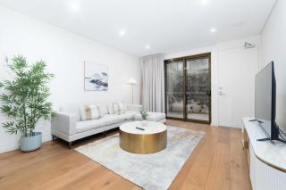 Modern Rosebery 3BR Loft w Parking & Self Check-in - 9