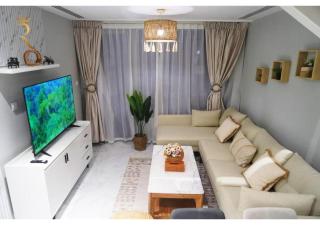 Jade Serenity 2BR - Pool, Gym & Comfort Near Masdar Park, Masdar City - 1