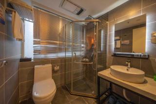 Style INS High-Altitude River View Hotel (Chongqing Jiefangbei Pedestrian Street Branch) - 6