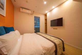 Style INS High-Altitude River View Hotel (Chongqing Jiefangbei Pedestrian Street Branch) - 2