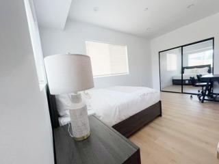 Culver Hideaway Private Room with Share Living Space D1D2 - 7