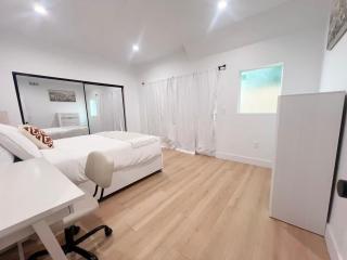 Culver Hideaway Private Room with Share Living Space D1D2 - 4