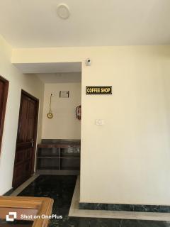 Hotel Shanti Palace - 1