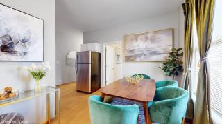 Bright & Chic Stay Near Medical District - 5