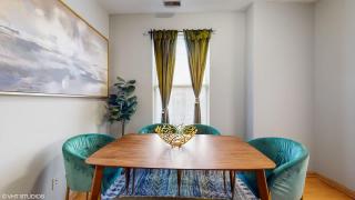 Bright & Chic Stay Near Medical District - Chicago - 3