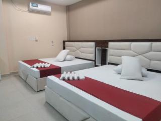 Gnaanams Hotel and Restaurant - 5