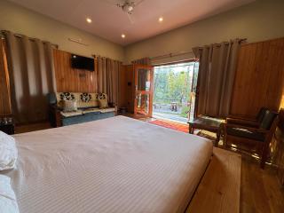 THE HIMALAYAN WOODS, CHAUKORI - 6