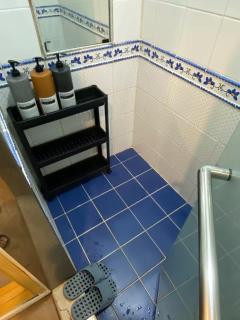 Direct Elevator to Hongik Univ Station, Exclusive 10yr Local Food Guide, NEW by 13yr Superhost, Professionally Maintained - 5