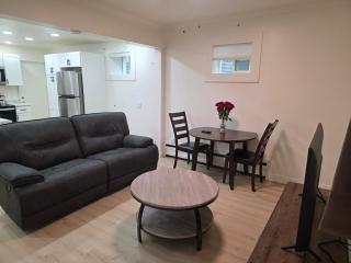 2bdrm Fairbanks Apt Great Location - 4